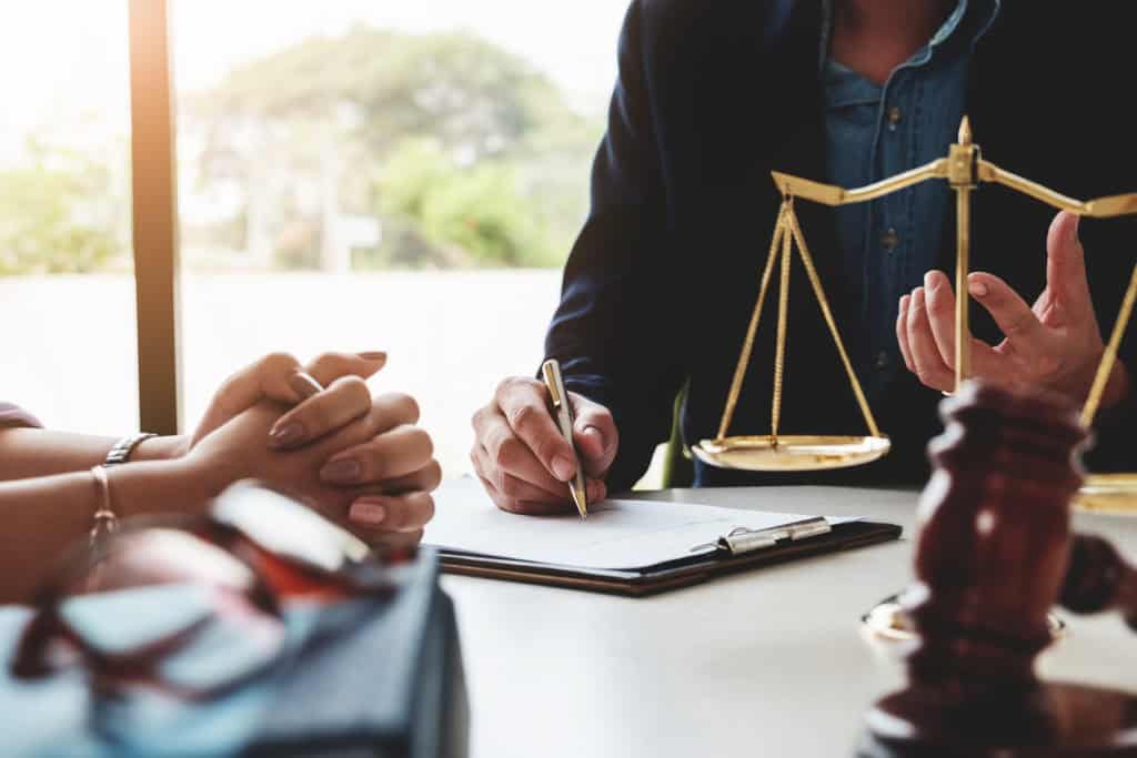 Court Applications vs. Mediation: A Less Stressful Path with EH Mediation Amersham